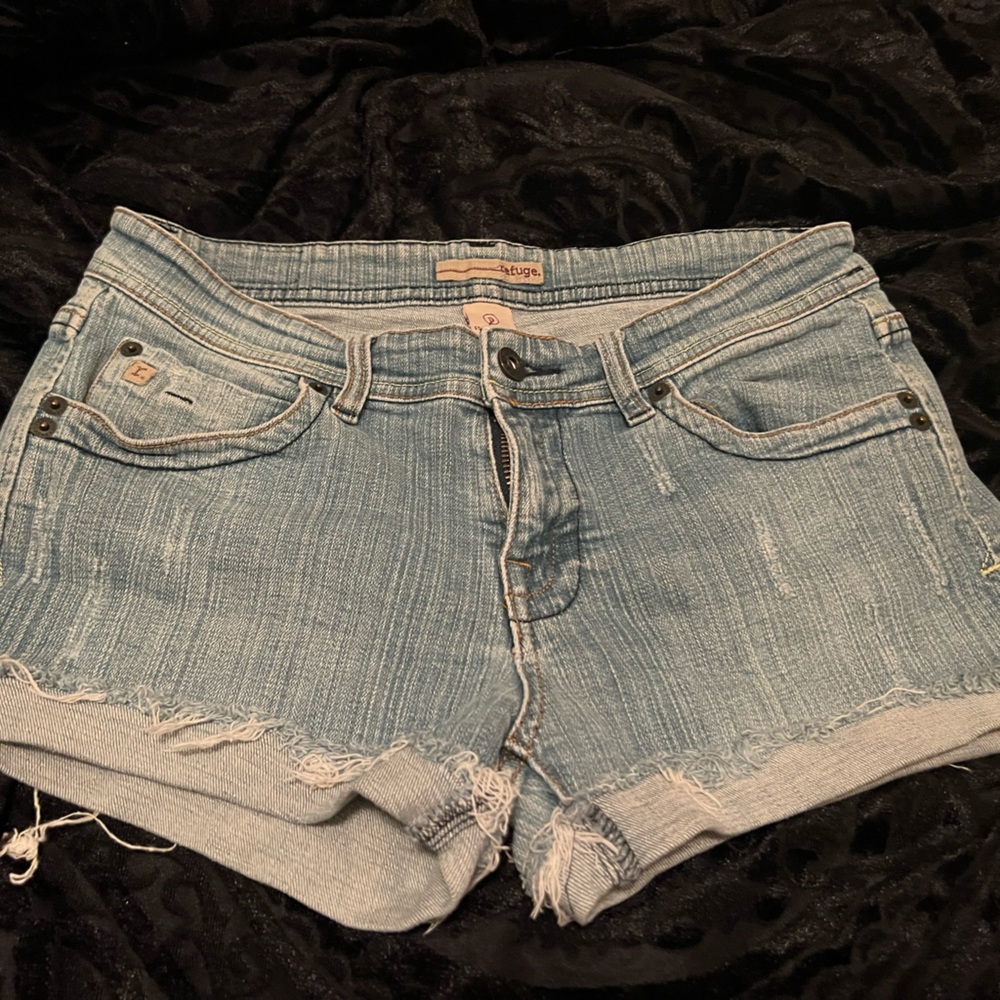 Refuge shorts size 9